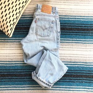 Vintage High Waisted Levi's 550 Jeans